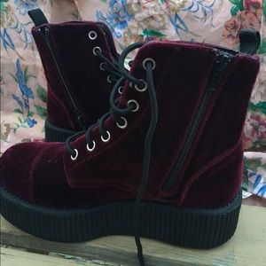 Velvet Creeper Boots size 5