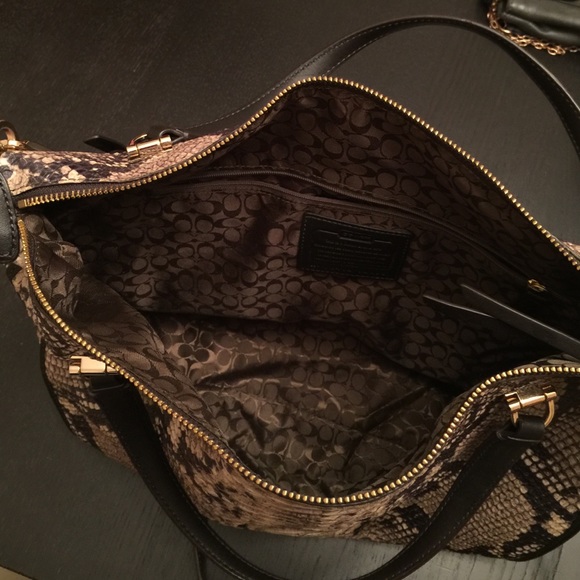 Coach purse - Picture 3 of 3