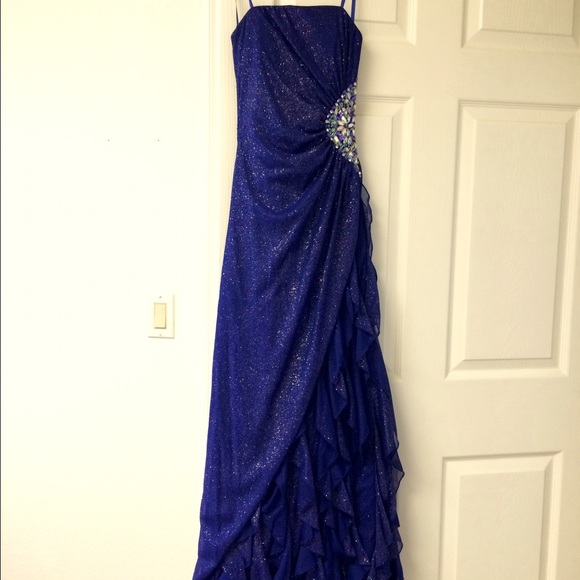 Prom dress - Picture 1 of 4