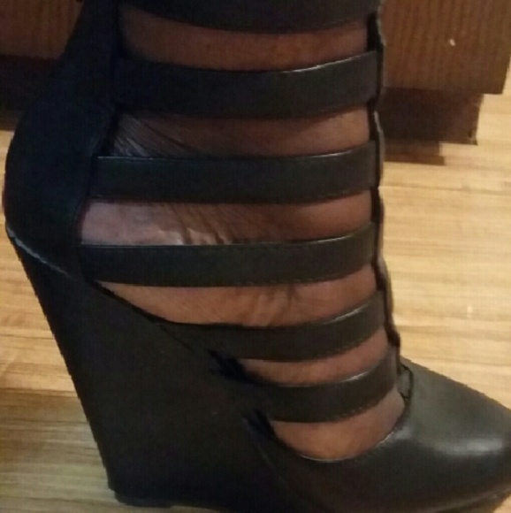 Shoes - VERY SEXY BLACK STRAPPY WEDGE HEEL!