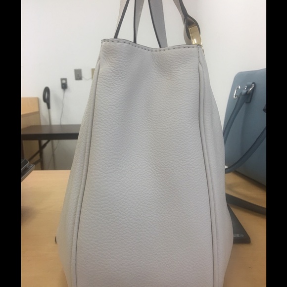 💋SOLD💋MK East West Leather Tote💋SOLD💋 - Picture 3 of 4