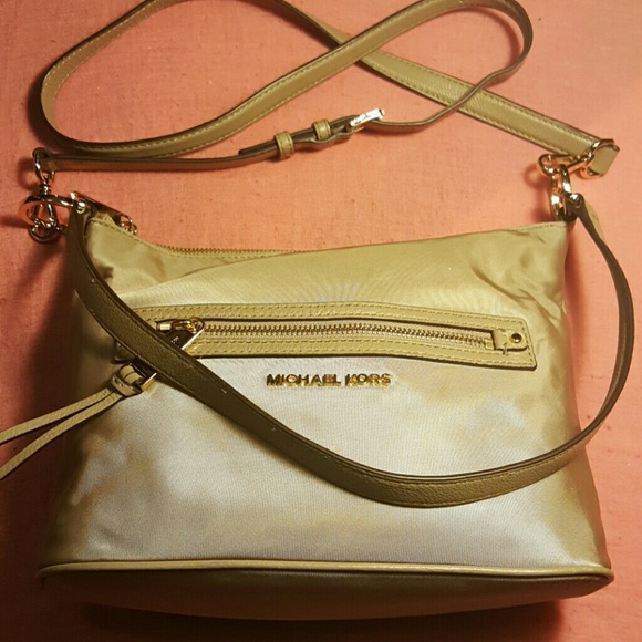 MICHAEL KORS CROSSBODY - Picture 2 of 4