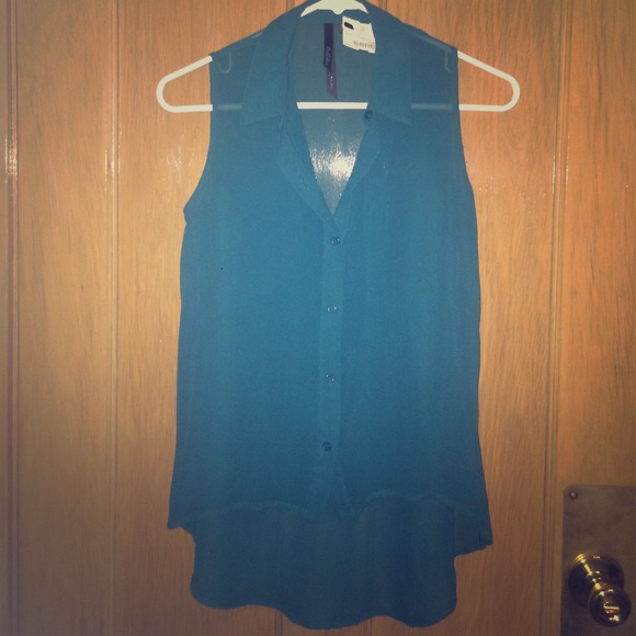 High-Low No Sleeve Top