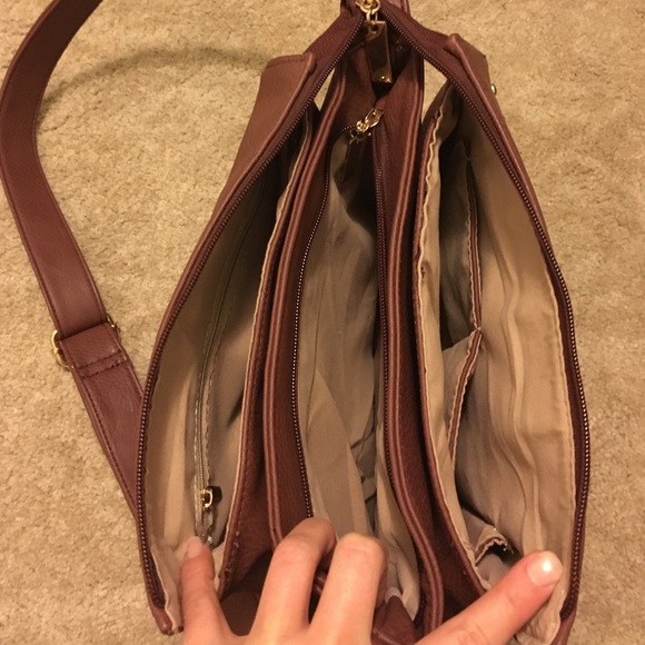 Brown cross body purse - Picture 2 of 4