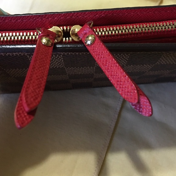 Authentic LV wallet - Picture 3 of 4