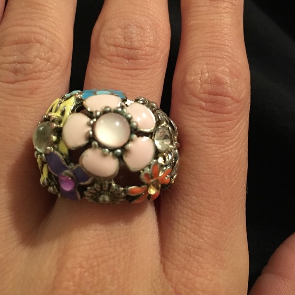 Flower ring - Picture 3 of 4