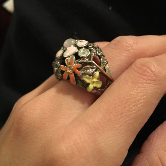 Flower ring - Picture 4 of 4
