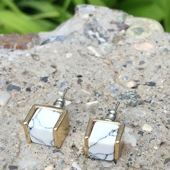 Jewelry - NEW 18K gold plated square marble studs