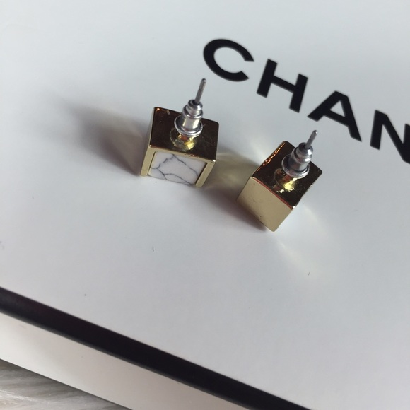 NEW 18K gold plated square marble studs - Picture 3 of 4