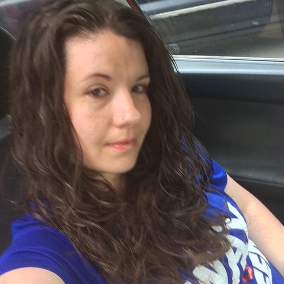 Meet your Posher, Jennifer - Picture 1 of 1