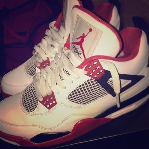Jordan 4 size 9 mens