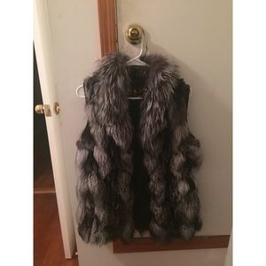 Real fur silver fox vest. Great condition S size.