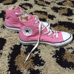bright pink chuck Taylor's