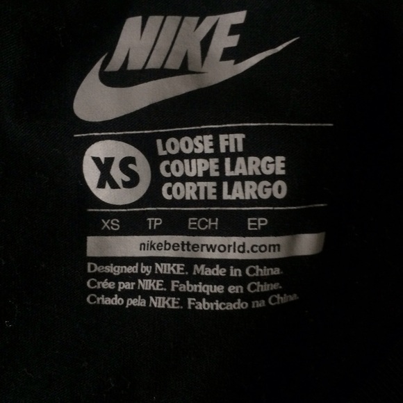 Nike short sleeve - Picture 2 of 2