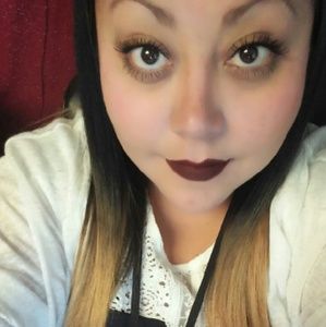 Meet your Posher, Clarissa