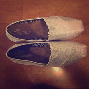 TOMS NEW 7.5 Never worn. $20
