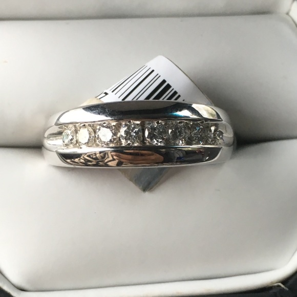 Man\'s wedding band