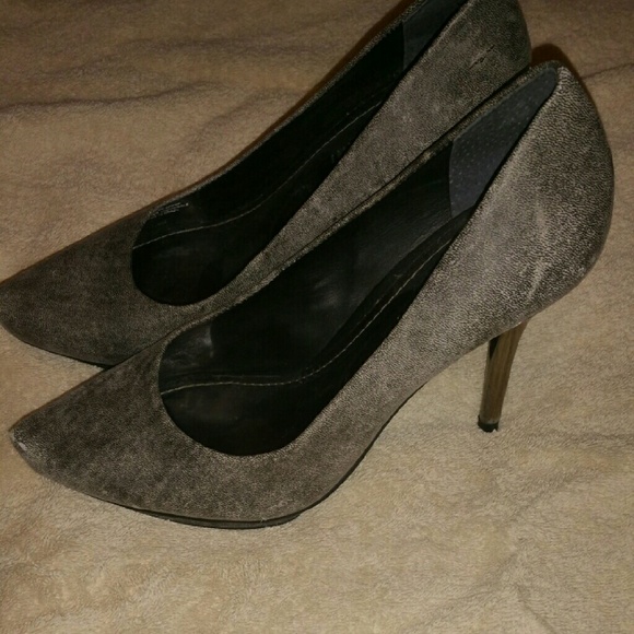Shoes - Picture 2 of 3