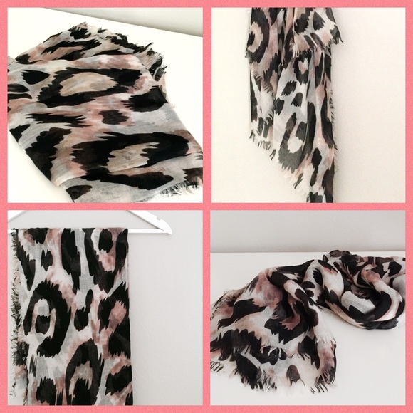 Banana Republic Scarf Wrap - Picture 4 of 4
