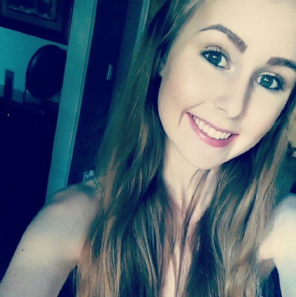 Meet your Posher, Jaena