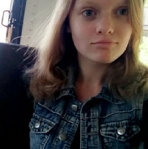 Meet your Posher, Lexi