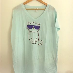 Cool kittie nightdress.