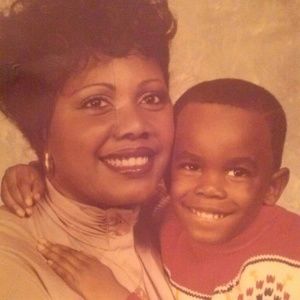 Meet your Posher, Dee