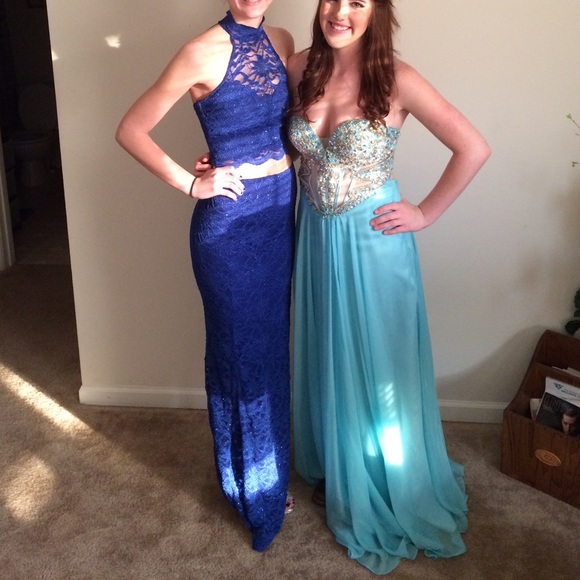 Prom dress - Picture 1 of 4