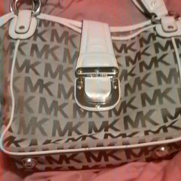 Michael kors tan and beige leather trim - Picture 1 of 4