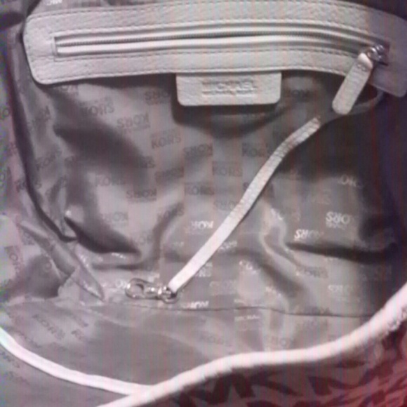 Michael kors tan and beige leather trim - Picture 3 of 4