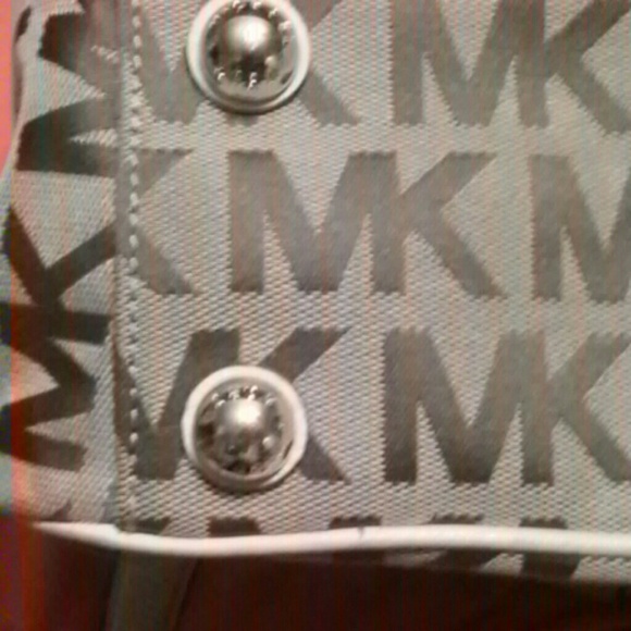 Michael kors tan and beige leather trim - Picture 4 of 4