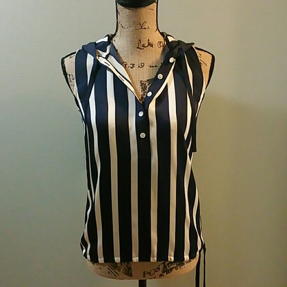 Tommy Hilfiger 100% Silk Sleeveless blouse size 4