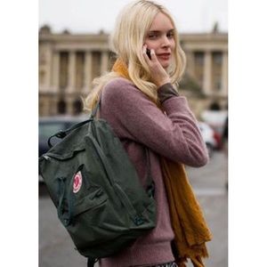 Brand New Fjallraven Kanken Backpack-Forest Green