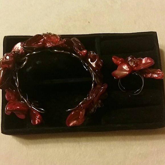 FASHION JEWELRY BRACELET AND RING SET - Picture 4 of 4