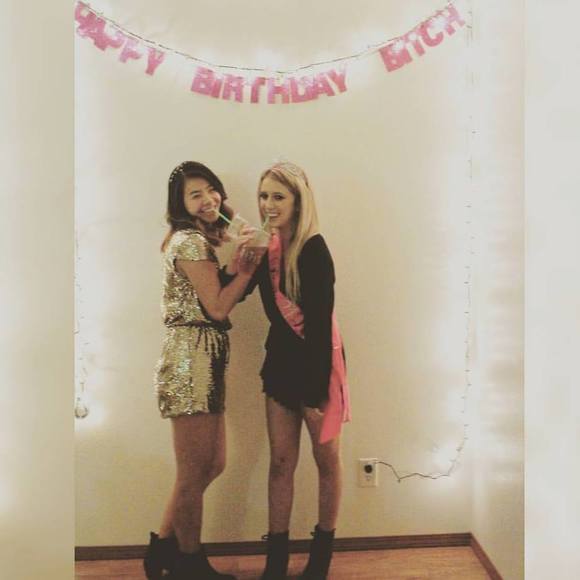 Meet your Posher, Laura - Picture 1 of 1