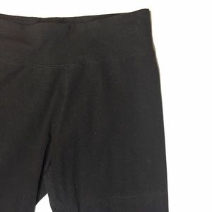 City Streets Black Capri Leggings