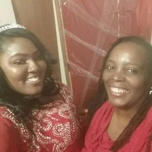 Meet your Posher, Cynthia