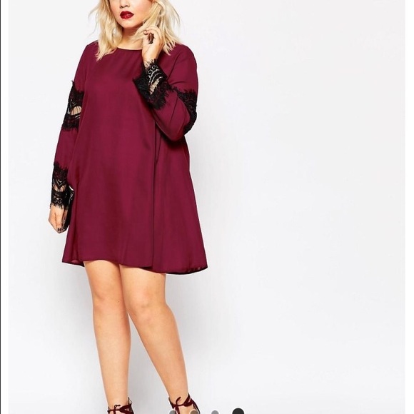Swing dress with lace sleeves