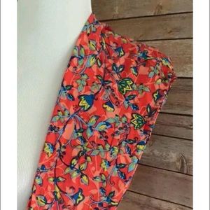 Lularoe floral vine leggings OS NWT. Unicorn!