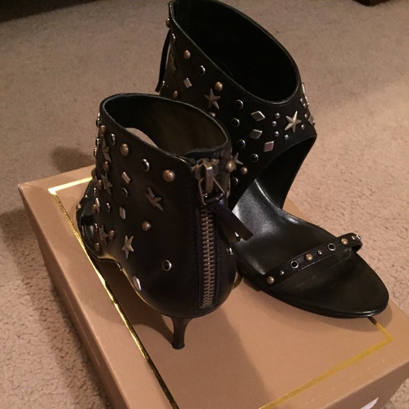 Sandals - Picture 2 of 3