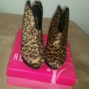 Leopard print wedged booties
