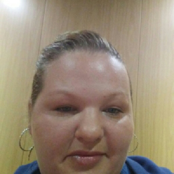 Meet your Posher, Danielle - Picture 1 of 1