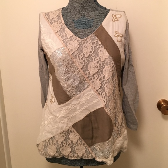 Knit too with multi-texture pieced design