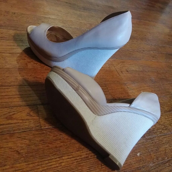 Wedge Peep Toe by Jennifer Lopez - Picture 2 of 4