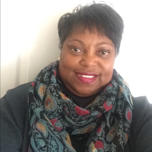 Meet your Posher, Sharon - Picture 1 of 1