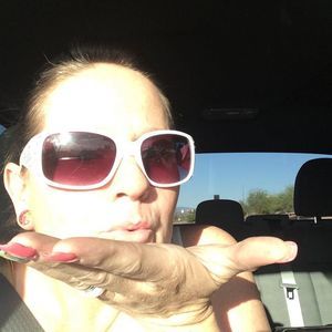 Meet your Posher, Sharon