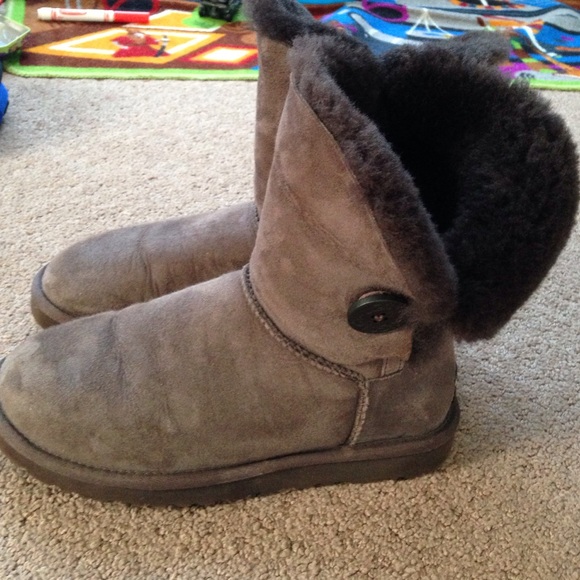 UGG Other - Brown Bailey Uggs *send offers*