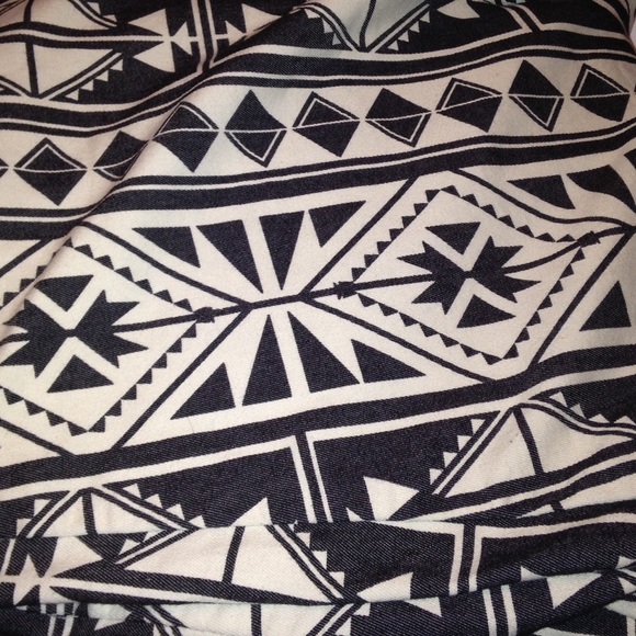 Aztec Print Pant - Picture 4 of 4