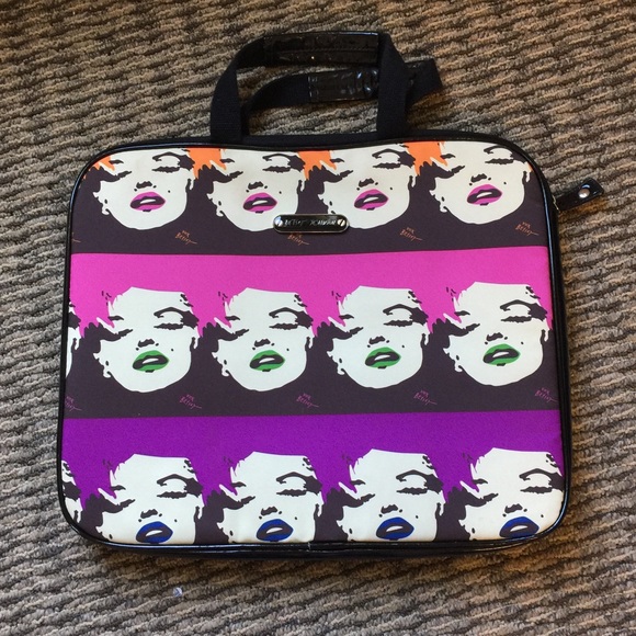 Betsey Johnson laptop case