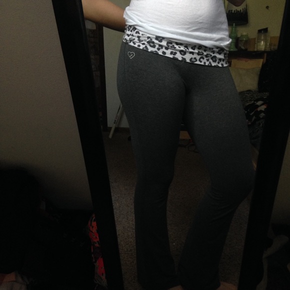 grey yoga pants
